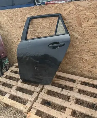 Mazda 3 II Rear door