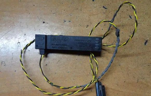 Ford Kuga I Antenna control unit 8M5T15K603LA