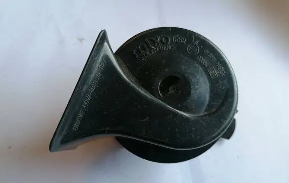 BMW 3 E36 Horn signal 00884 CH2013