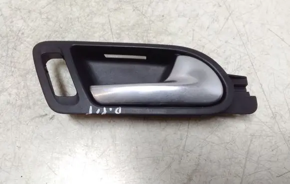 Volkswagen Tiguan Front door interior handle 5N1837114 5N2837114