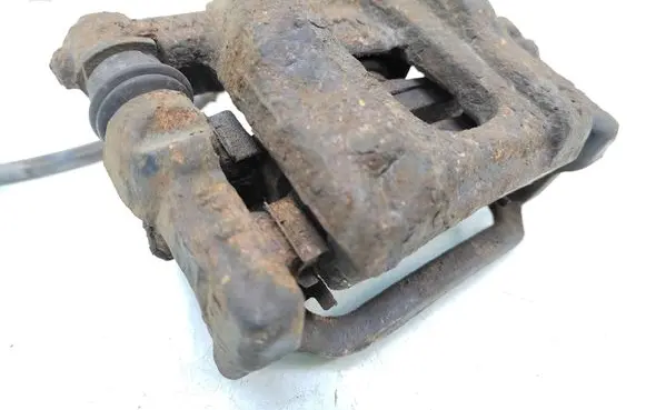 Honda CR-V Rear brake caliper