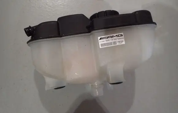 Mercedes-Benz AMG GT R190 C190 Coolant expansion tank/reservoir A1905001800