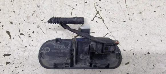 Windshield washer spray nozzle