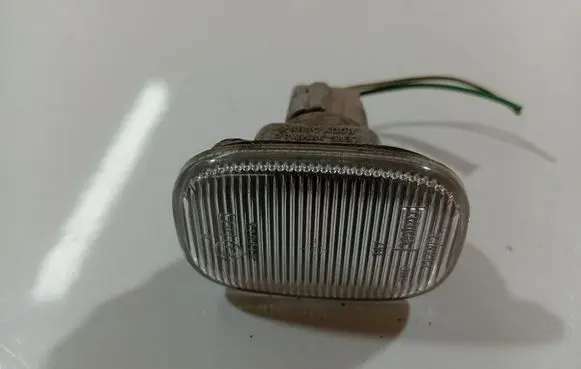 Toyota Corolla Verso AR10 Front fender indicator light