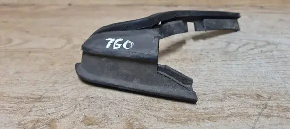 Volvo 760 Fender end trim 