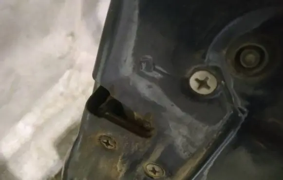 Nissan Primera Front door lock