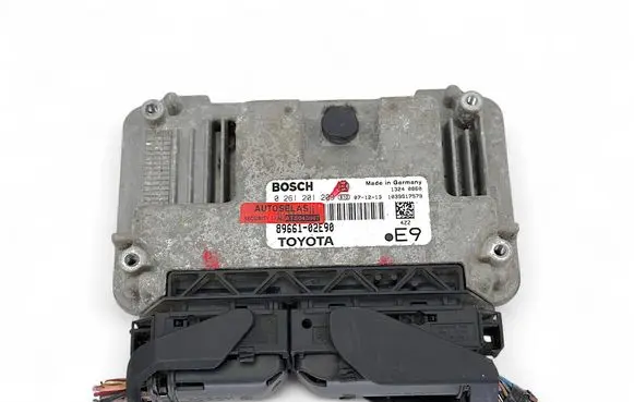 Toyota Auris 150 Engine control unit/module 0261201209 8966102E90 1039S17579