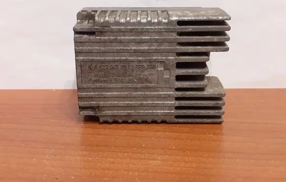Mercedes-Benz E W210 Coolant fan relay A0275458032 7060