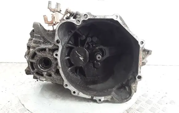 Manual 5 speed gearbox