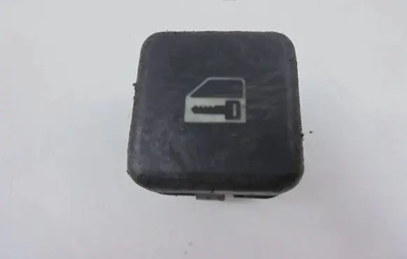 BMW 5 E39 Central locking switch button 8360828
