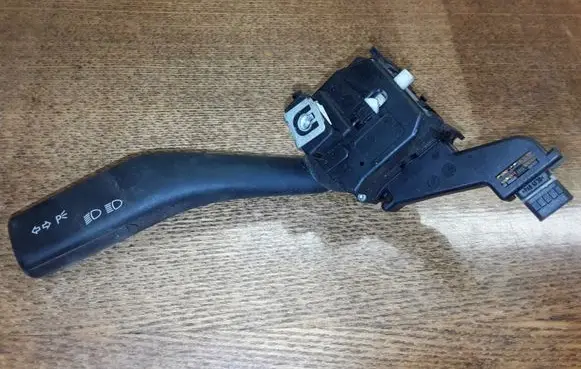 Volkswagen Golf V Indicator stalk 1K0953513 01103500