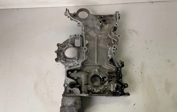 Toyota Avensis T270 Timing chain cover 