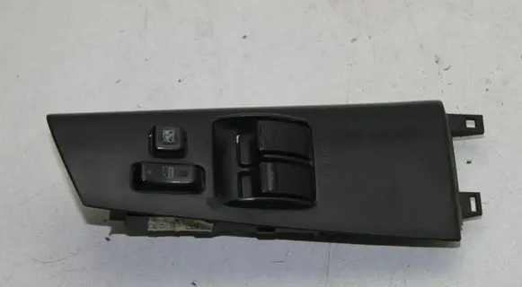 Toyota Corolla E120 E130 Electric window control switch 8482005040