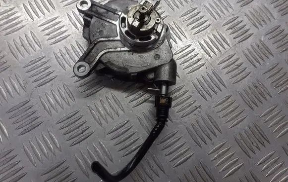 Toyota Avensis T250 Vacuum pump