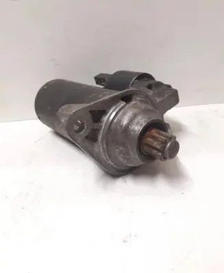 Volkswagen Golf IV Starter motor 02A911023
