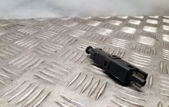 Volvo S70 V70 V70 XC Brake pedal sensor switch 9146505