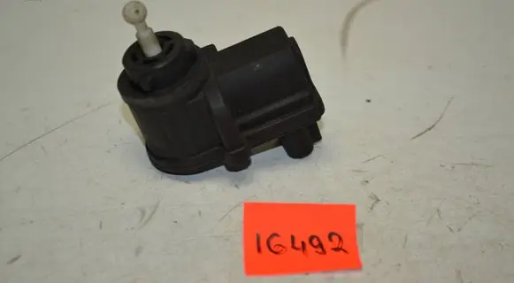 Opel Vectra B Headlight level adjustment motor 93083 09152523