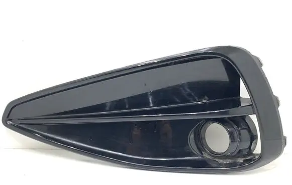 Hyundai i30 Front bumper lower grill 