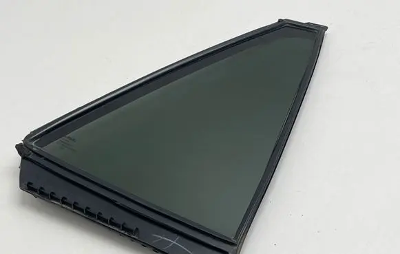 Subaru Outback (BT) Rear vent window glass DOT459AS3M1240