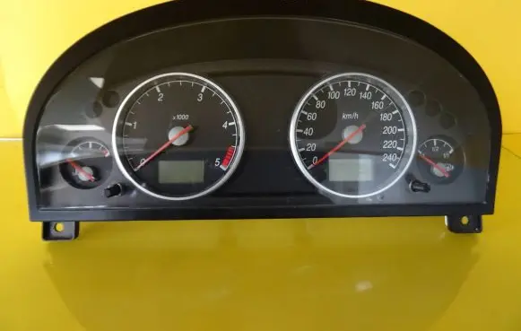 Ford Mondeo Mk III Speedometer (instrument cluster) 1S7F10849JE