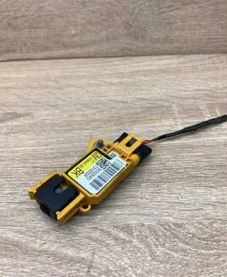 Opel Signum Airbag deployment crash/impact sensor 13102028 WithPlug