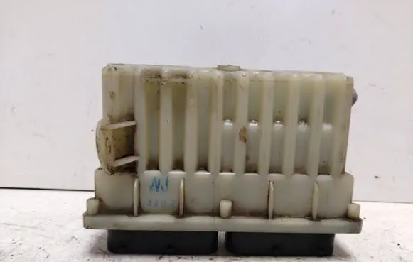 Opel Zafira A Fan control module 24462346 15408375