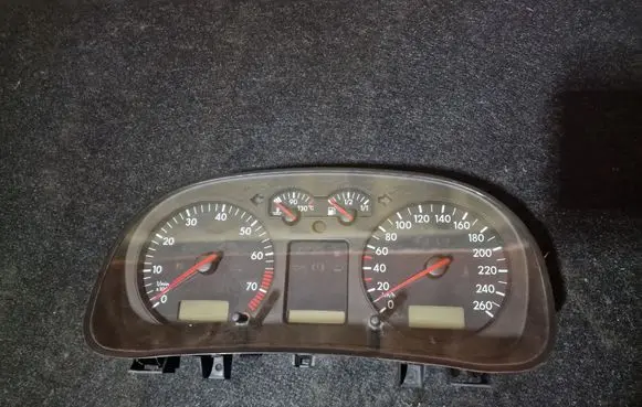 Volkswagen Golf IV Speedometer (instrument cluster) 1J0919860E
