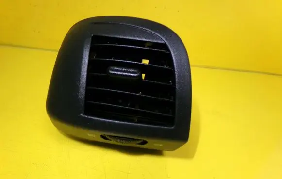 Nissan Micra Dashboard side air vent grill/cover trim 01015102