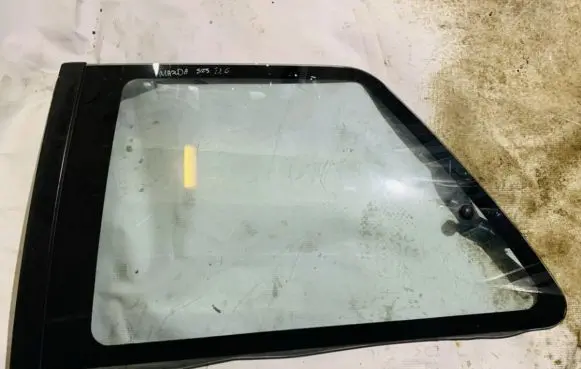 Mazda 323 Rear side window