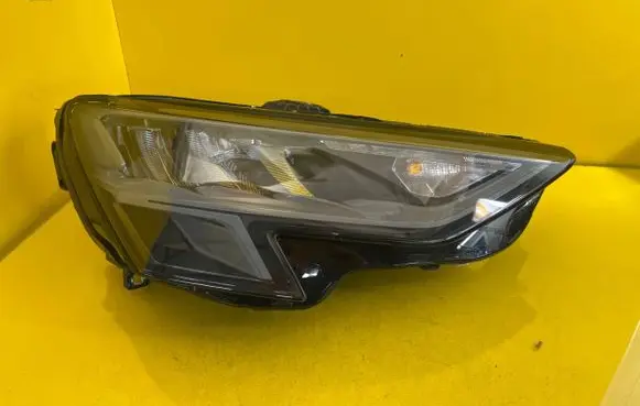 Audi A3 8Y Headlight/headlamp 8Y0941012