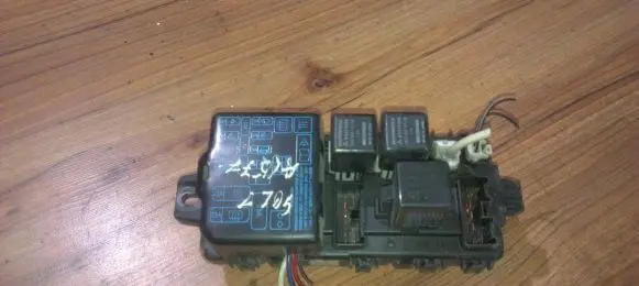 Mitsubishi Colt Fuse box set mr203829 mr228760