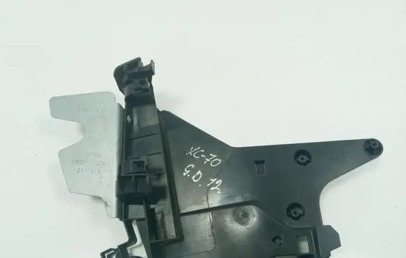 Rear door exterior handle/bracket