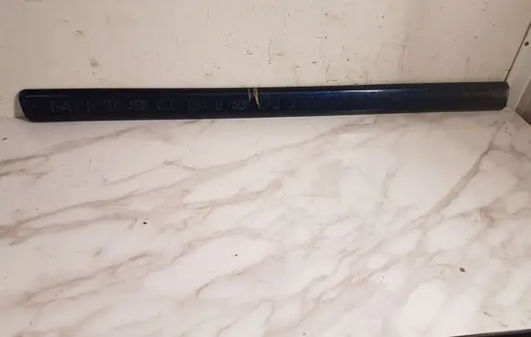 Mitsubishi Montero Front door trim (molding) MR462931