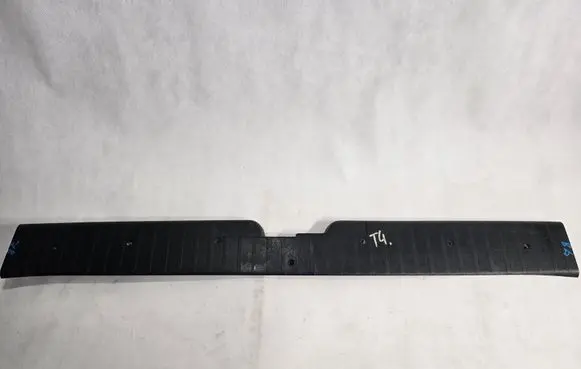 Volkswagen Transporter - Caravelle T4 Trunk/boot sill cover protection 705863487A