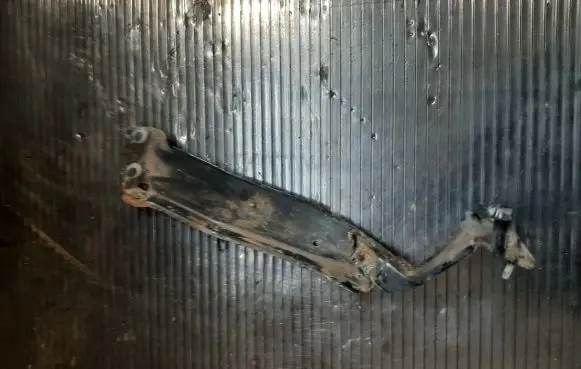 Audi A4 S4 B8 8K Fender mounting bracket 8K0821136A