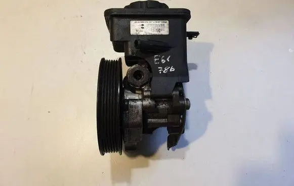 BMW 5 E60 E61 Power steering pump 7693974