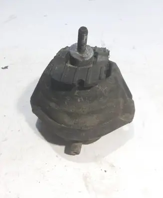 Engine mount bracket