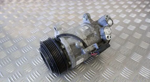 BMW X1 F48 F49 Air conditioning (A/C) compressor (pump) 6842618