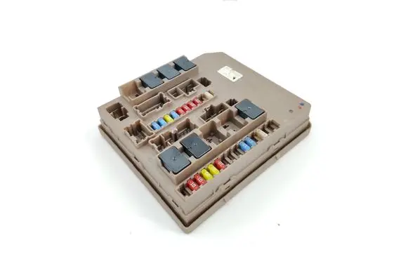Renault Clio III Fuse module 674654A