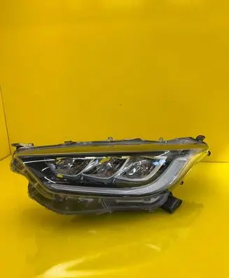Toyota Yaris Headlight/headlamp K0-8