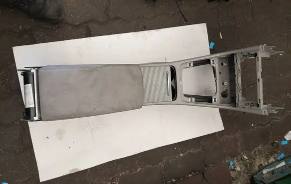 Volkswagen PASSAT B6 Armrest 3C0864207 1098422