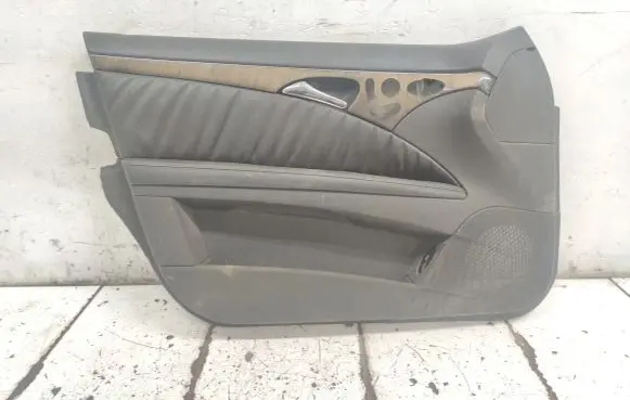 Mercedes-Benz E W211 Front door card panel trim A2117206551