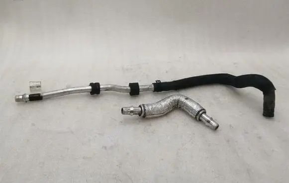 Chevrolet Corvette Engine coolant pipe/hose 84214924