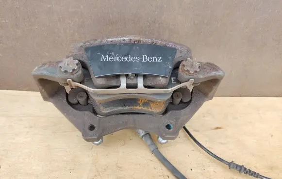 Mercedes-Benz E C207 W207 Front brake caliper A2044213681 20974