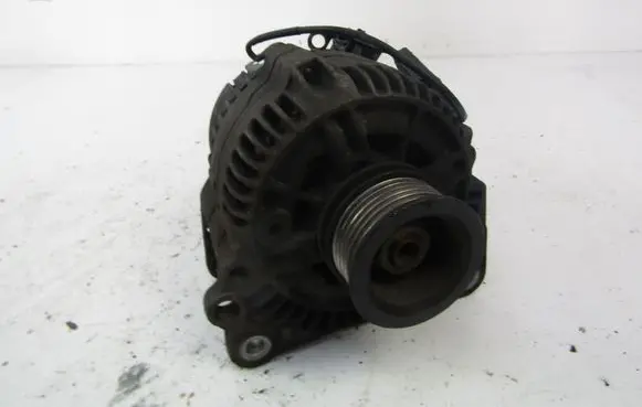 Volkswagen Golf IV Generator/alternator 