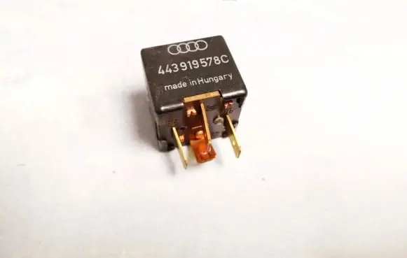 Audi A6 S6 C5 4B Other relay 443919578c 899519