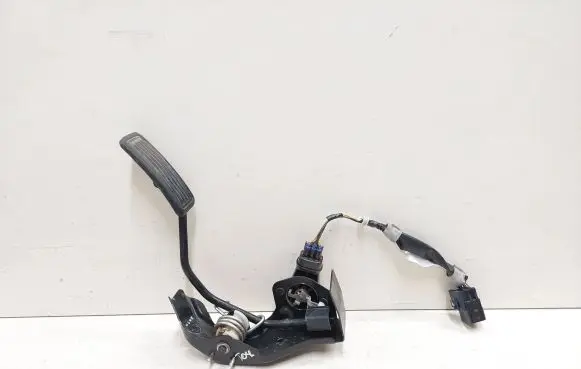 Toyota Corolla Verso E121 Accelerator throttle pedal 3928152021 06H23 1983003041