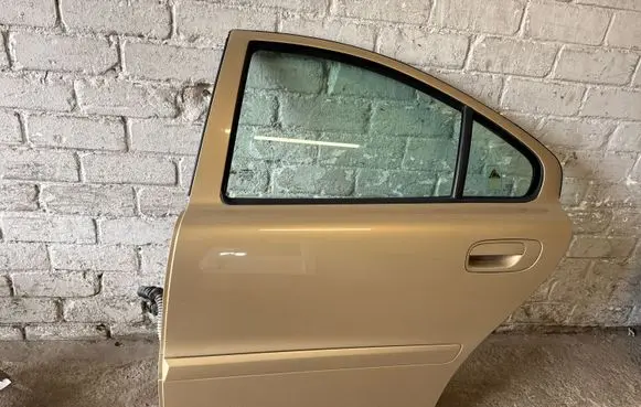 Volvo S60 Rear door