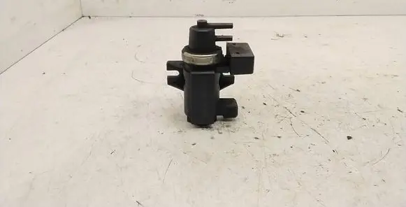 BMW 3 E46 Turbo solenoid valve 72279600 2247906 04T061