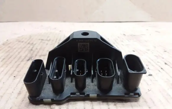 Mercedes-Benz E W213 Current control relay A0005459712